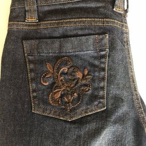 NWOT Ann Taylor Jeans w/beaded pocket size 10